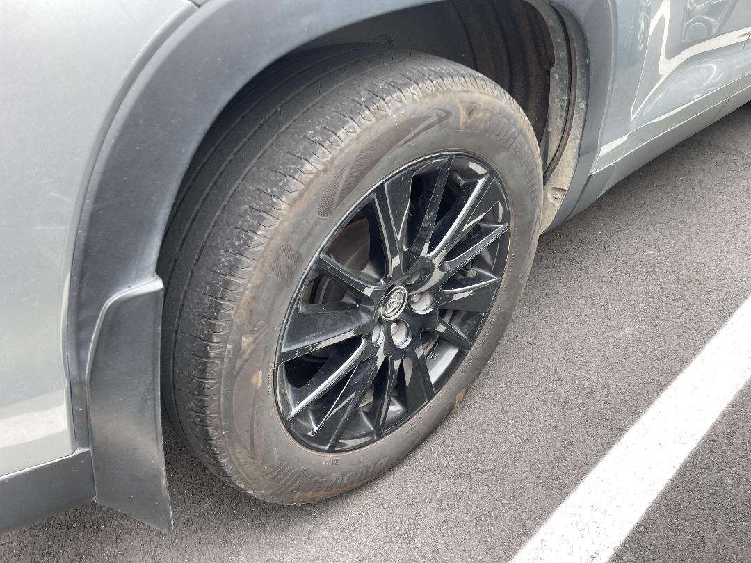 Photo '10' of Toyota Highlander GXL Photo '10' of Toyota Highlander GXL