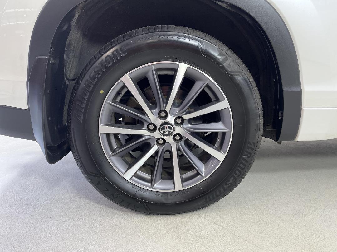 Photo '12' of Toyota Highlander