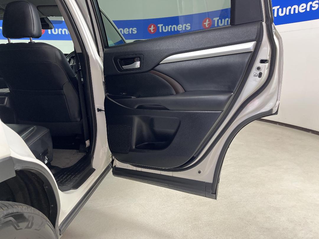 Photo '19' of Toyota Highlander