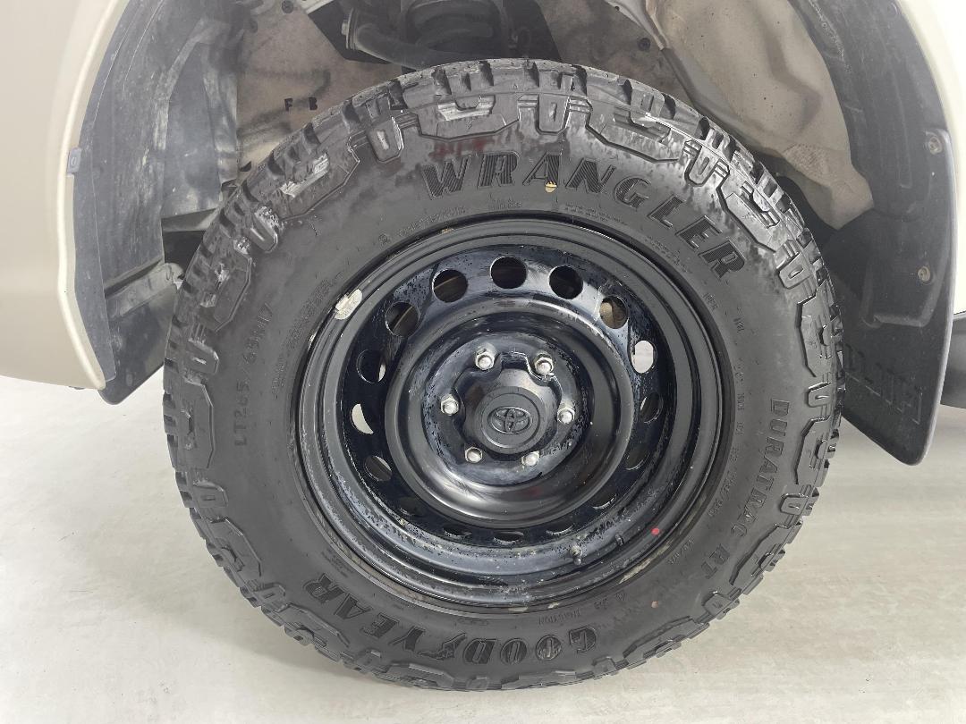 Photo '10' of Toyota Hilux