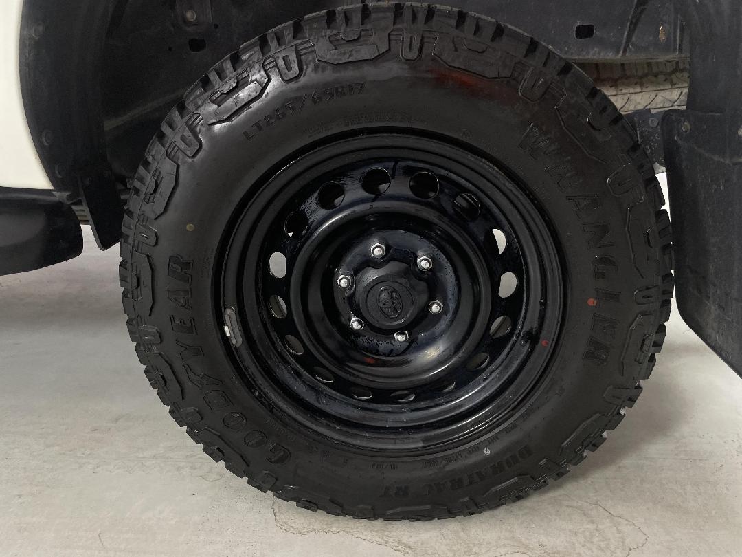 Photo '11' of Toyota Hilux