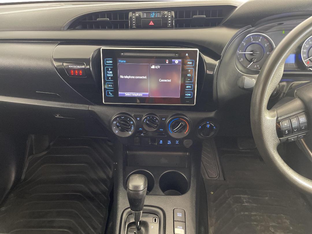 Photo '18' of Toyota Hilux