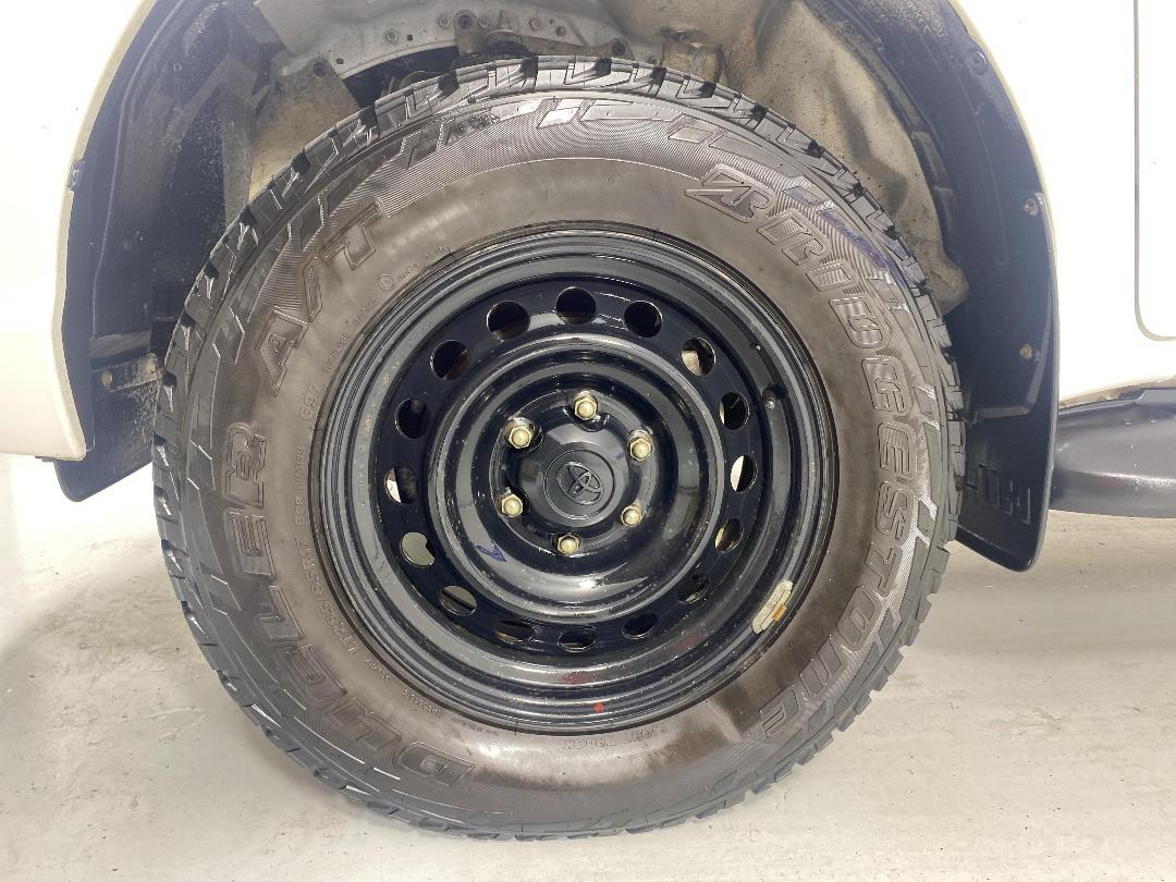 Photo '10' of Toyota Hilux