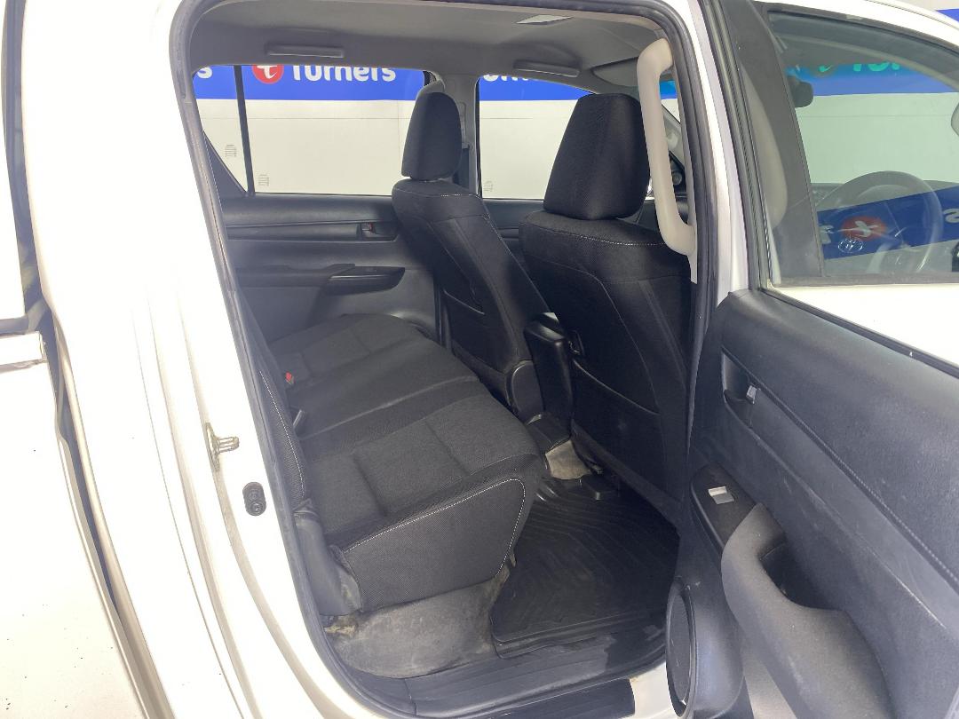 Photo '20' of Toyota Hilux