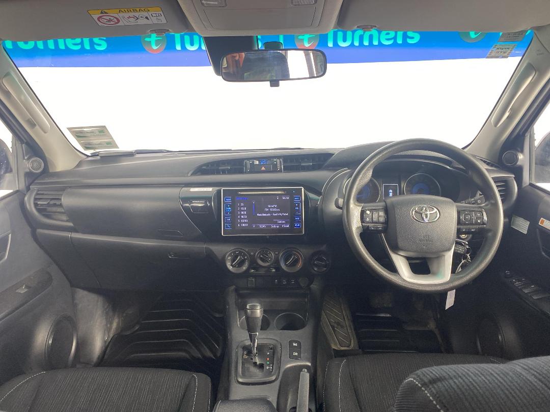 Photo '17' of Toyota Hilux