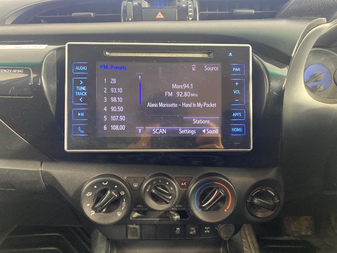 Photo '18' of Toyota Hilux