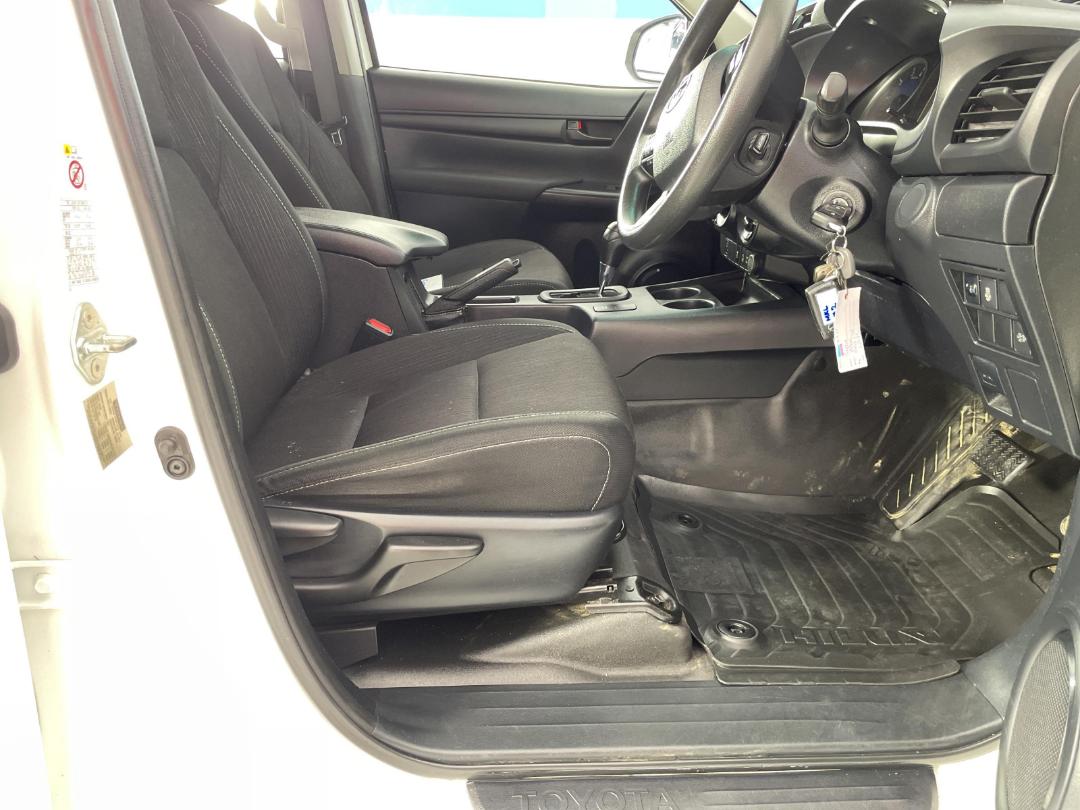 Photo '16' of Toyota Hilux Photo '16' of Toyota Hilux