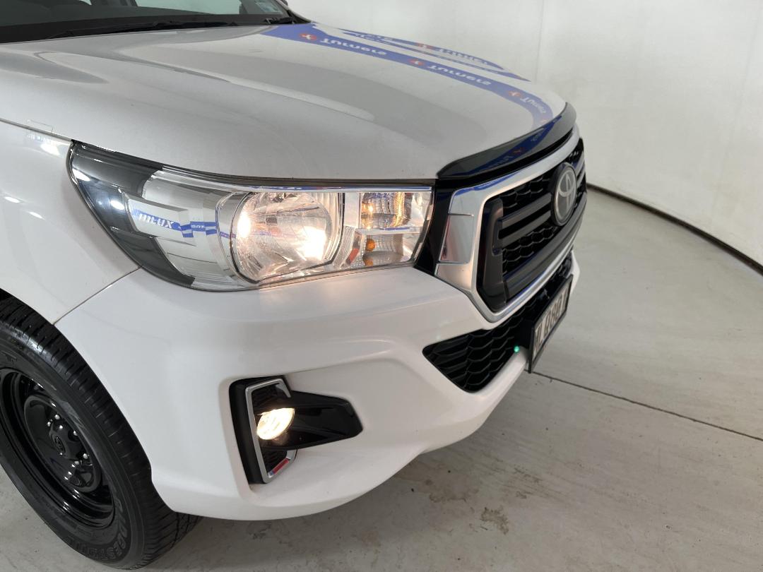 Photo '30' of Toyota Hilux Photo '30' of Toyota Hilux