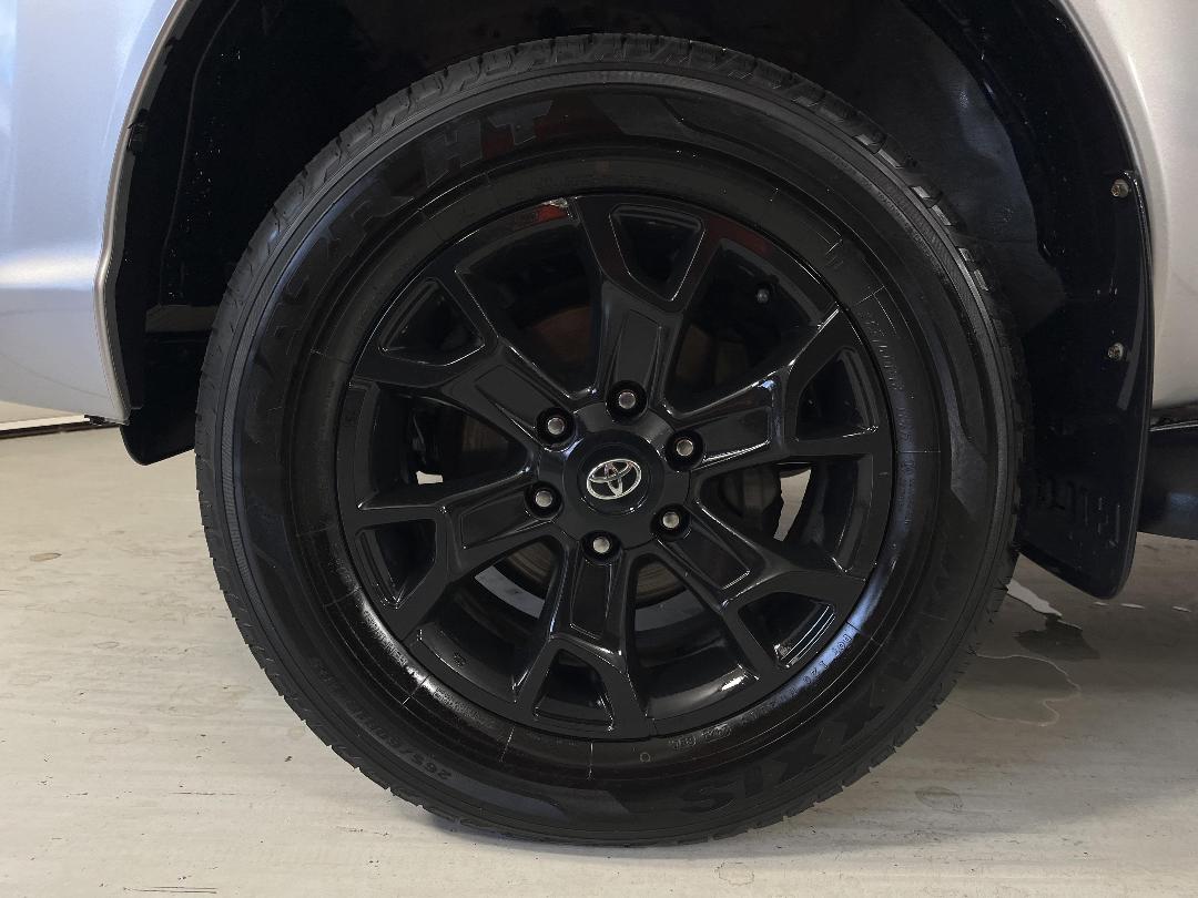 Photo '10' of Toyota Hilux