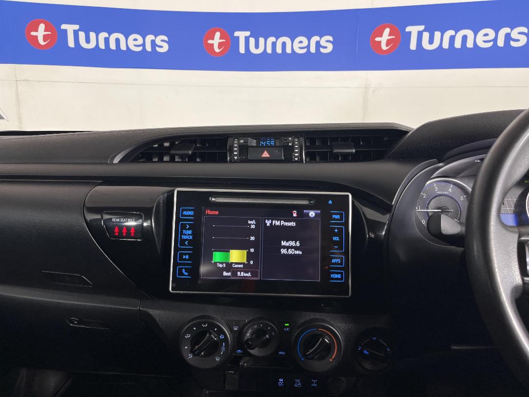 Photo '18' of Toyota Hilux