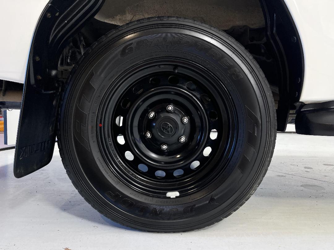 Photo '12' of Toyota Hilux