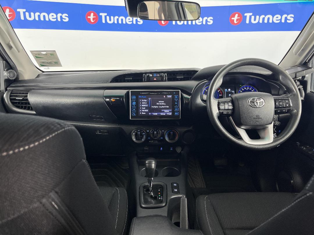 Photo '17' of Toyota Hilux