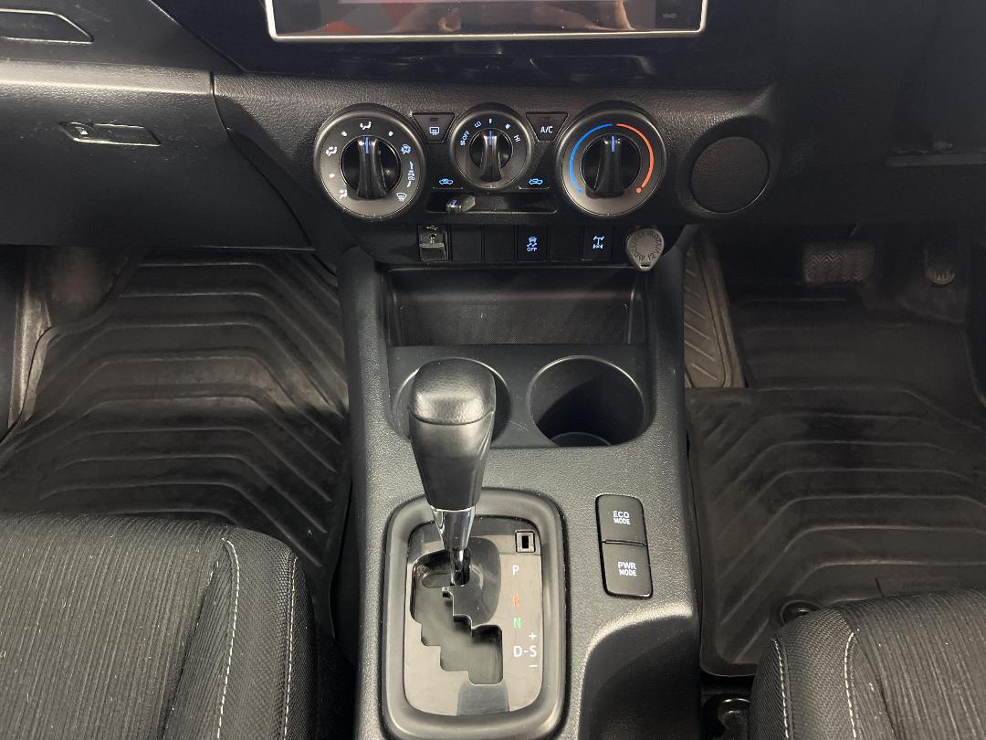 Photo '18' of Toyota Hilux