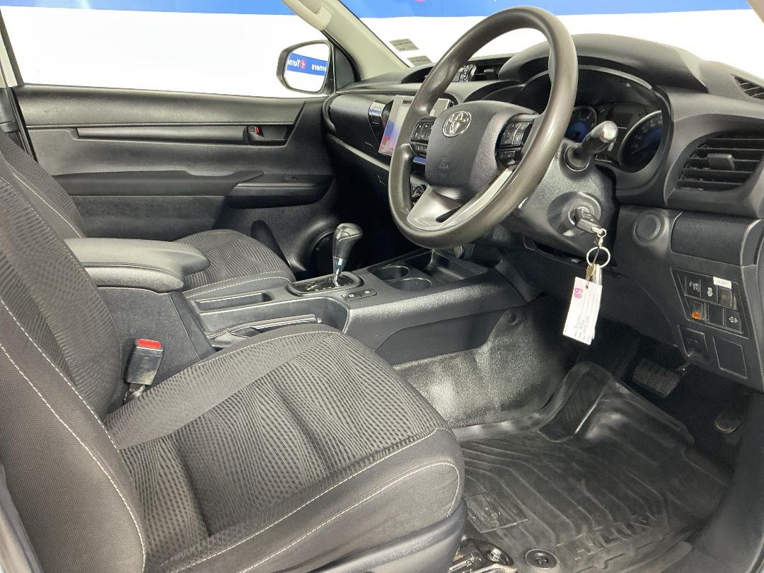 Photo '16' of Toyota Hilux