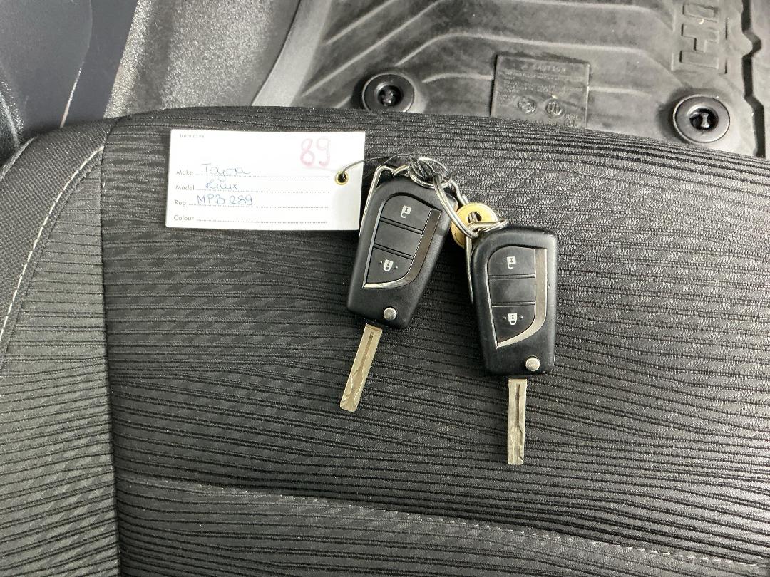 Photo '21' of Toyota Hilux