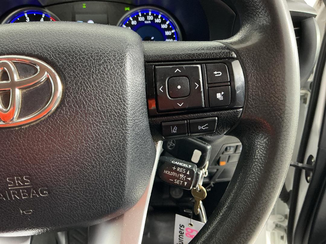 Photo '24' of Toyota Hilux