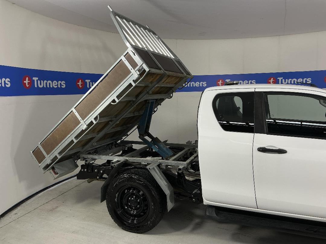 Photo '28' of Toyota Hilux