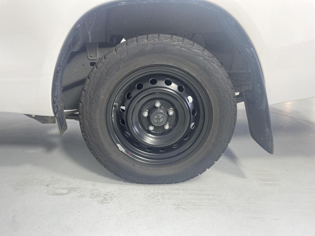 Photo '11' of Toyota Hilux