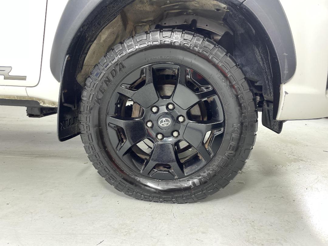 Photo '9' of Toyota Hilux