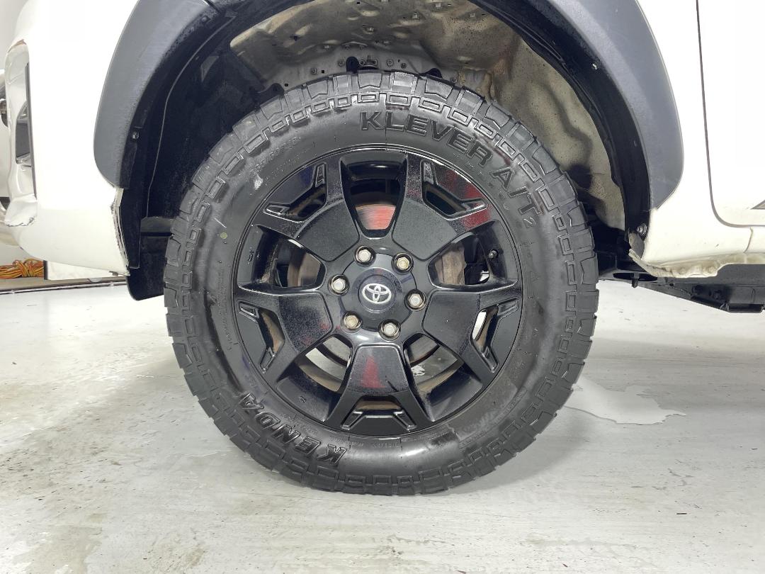 Photo '10' of Toyota Hilux