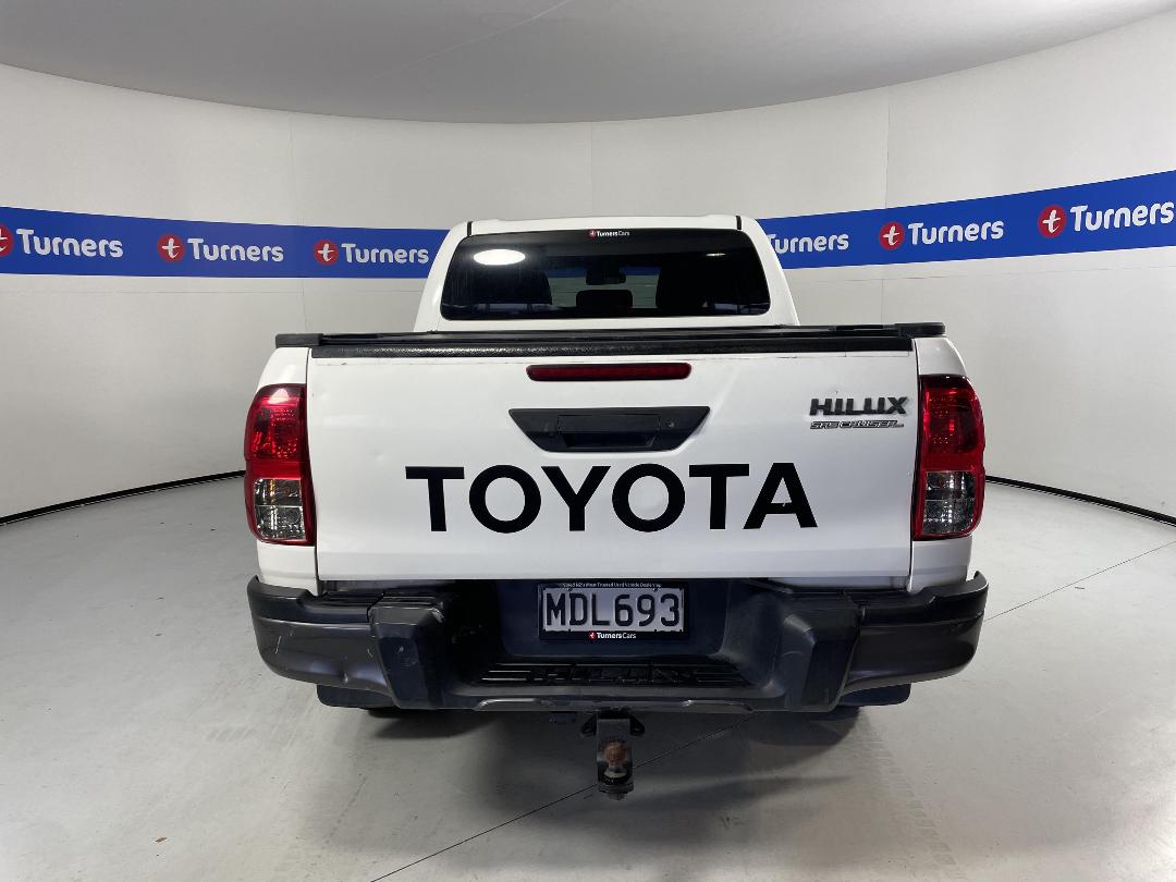 Photo '6' of Toyota Hilux