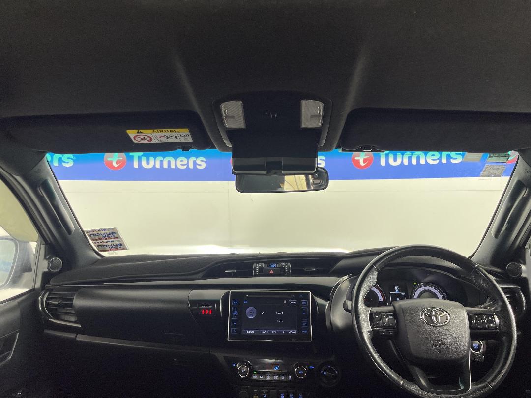 Photo '17' of Toyota Hilux