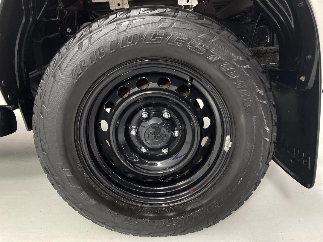 Photo '11' of Toyota Hilux