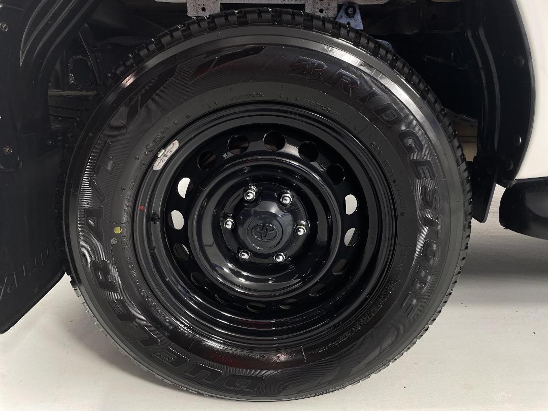 Photo '12' of Toyota Hilux