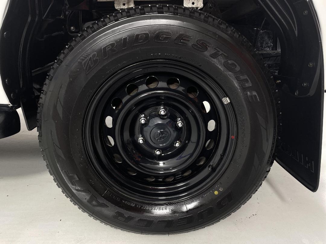 Photo '11' of Toyota Hilux