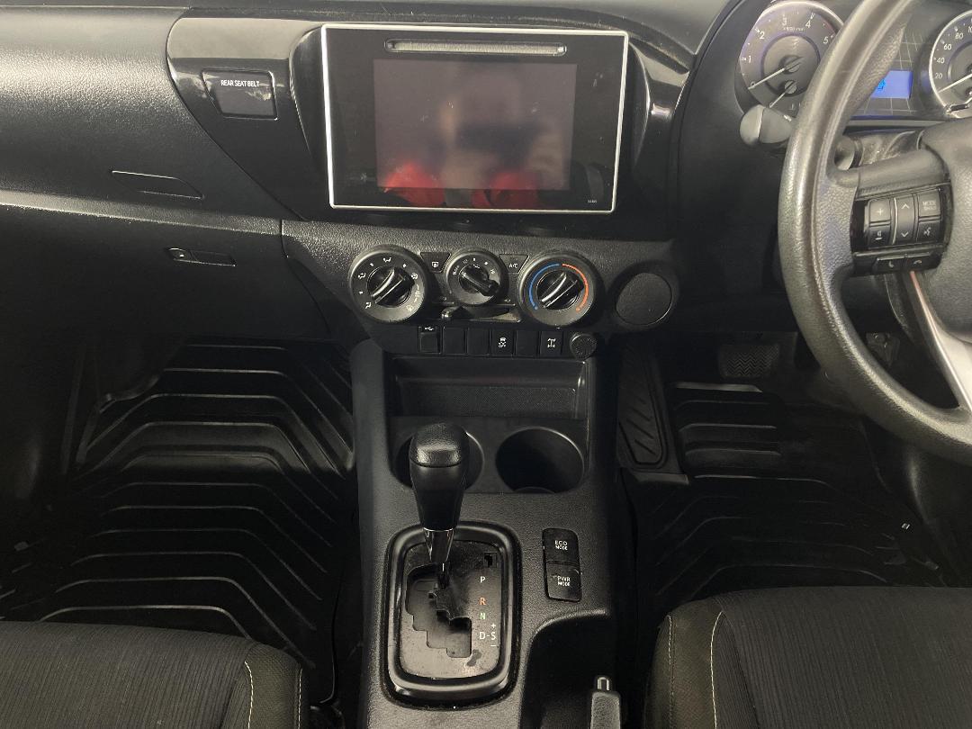 Photo '18' of Toyota Hilux