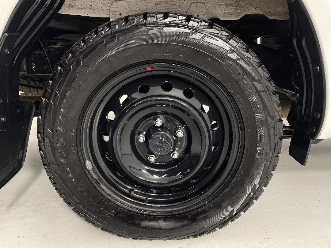 Photo '12' of Toyota Hilux