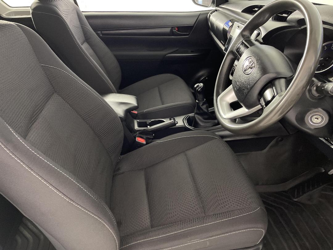 Photo '16' of Toyota Hilux