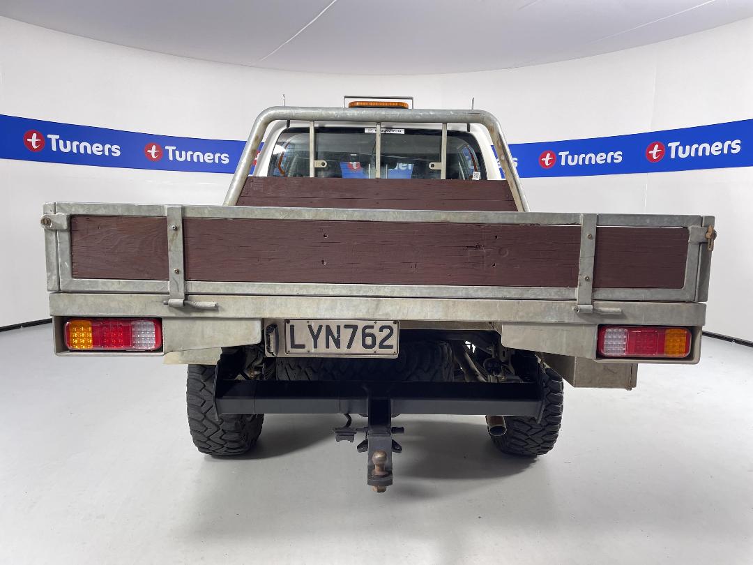 Photo '6' of Toyota Hilux