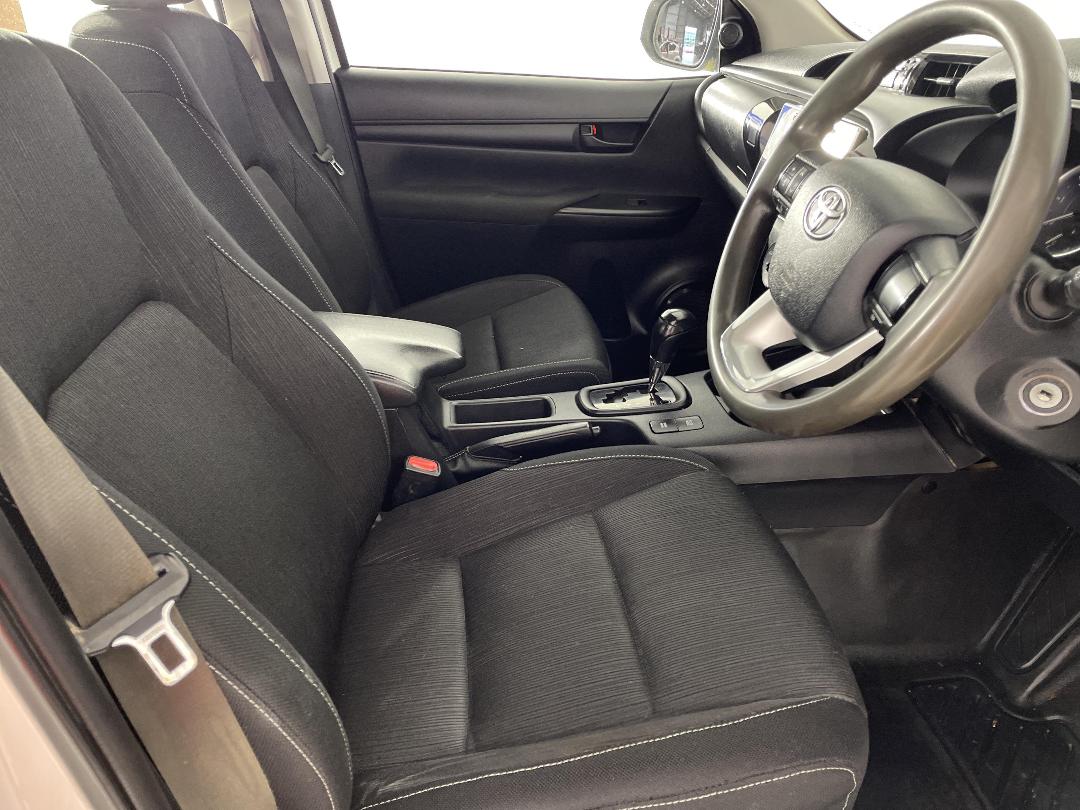 Photo '16' of Toyota Hilux