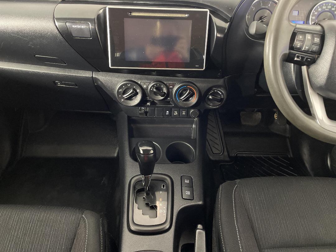 Photo '18' of Toyota Hilux