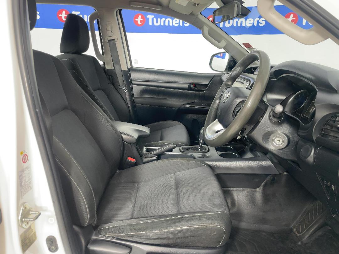 Photo '16' of Toyota Hilux Photo '16' of Toyota Hilux