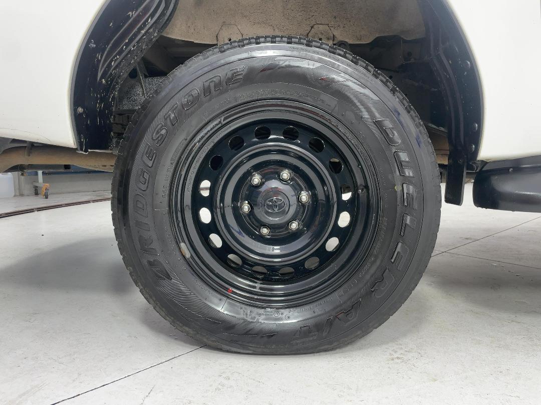 Photo '12' of Toyota Hilux