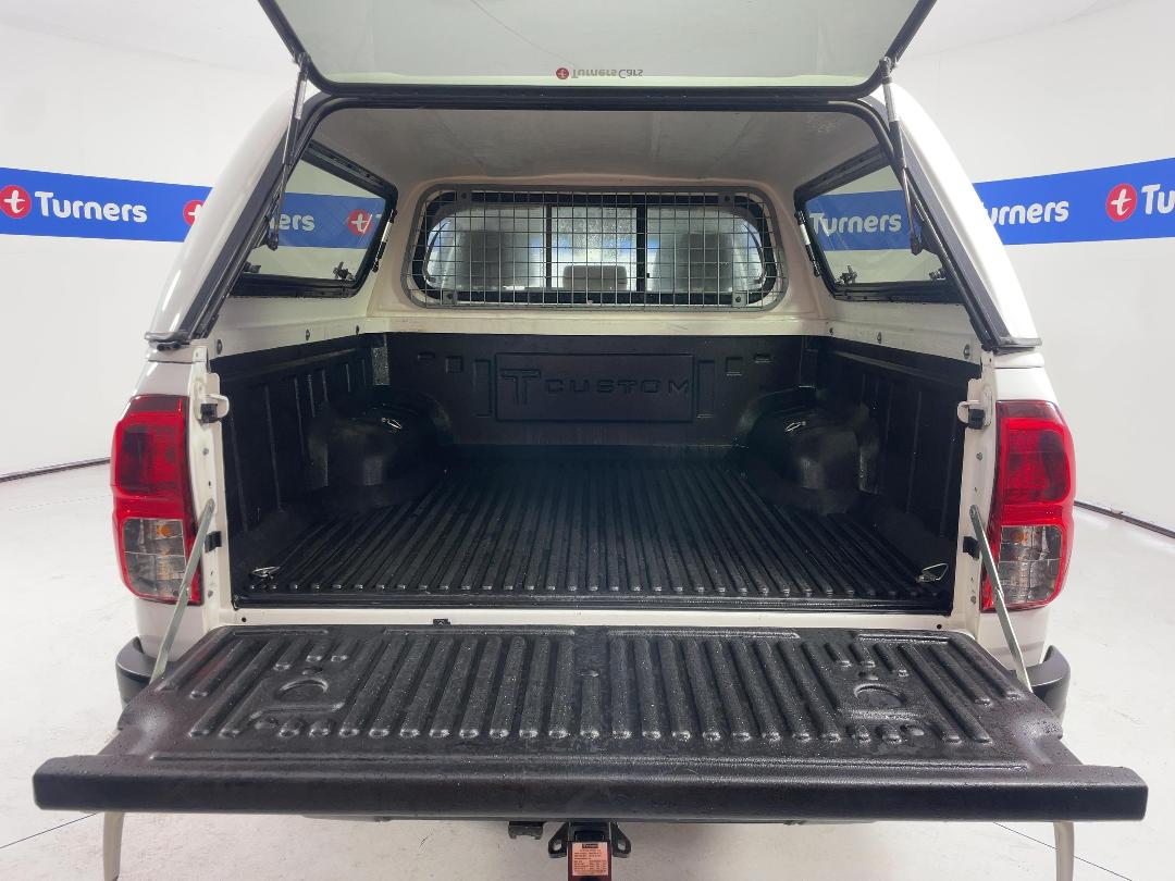 Photo '14' of Toyota Hilux