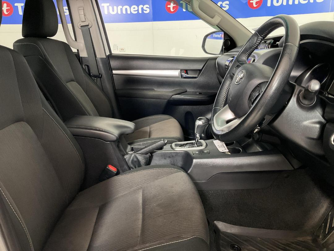 Photo '16' of Toyota Hilux