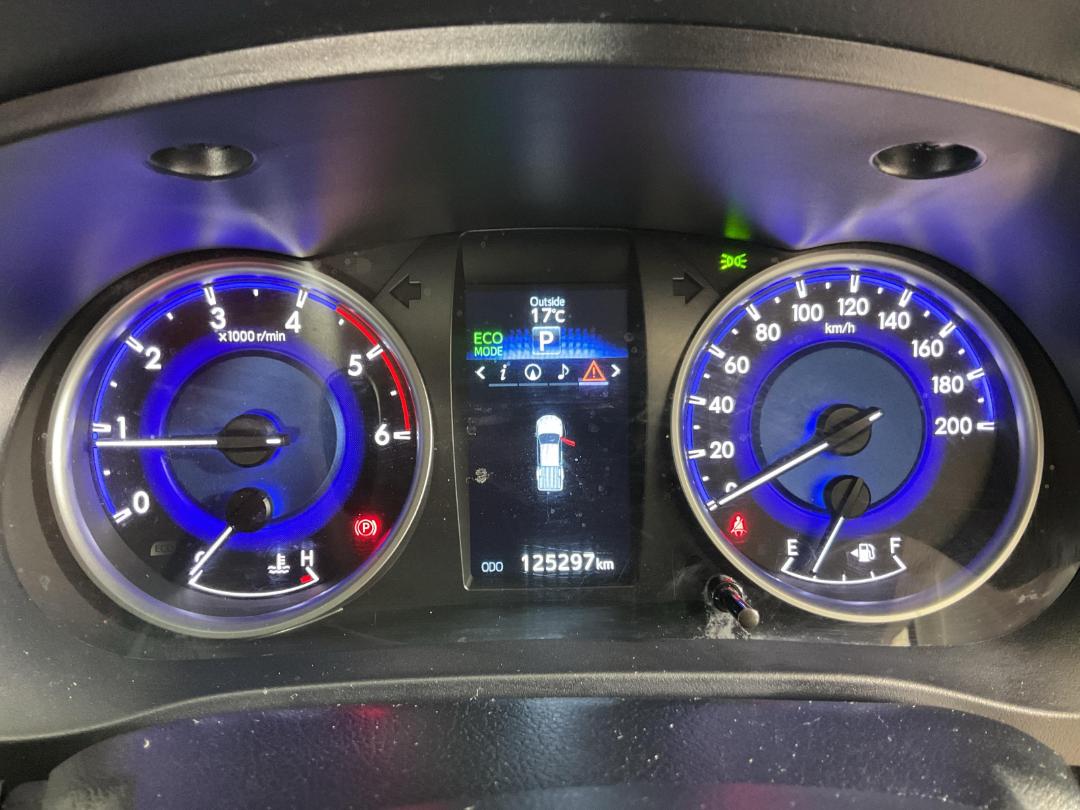 Photo '21' of Toyota Hilux