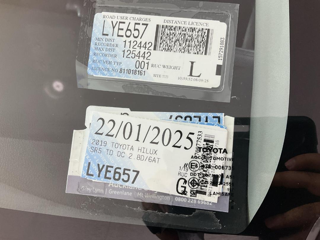 Photo '24' of Toyota Hilux