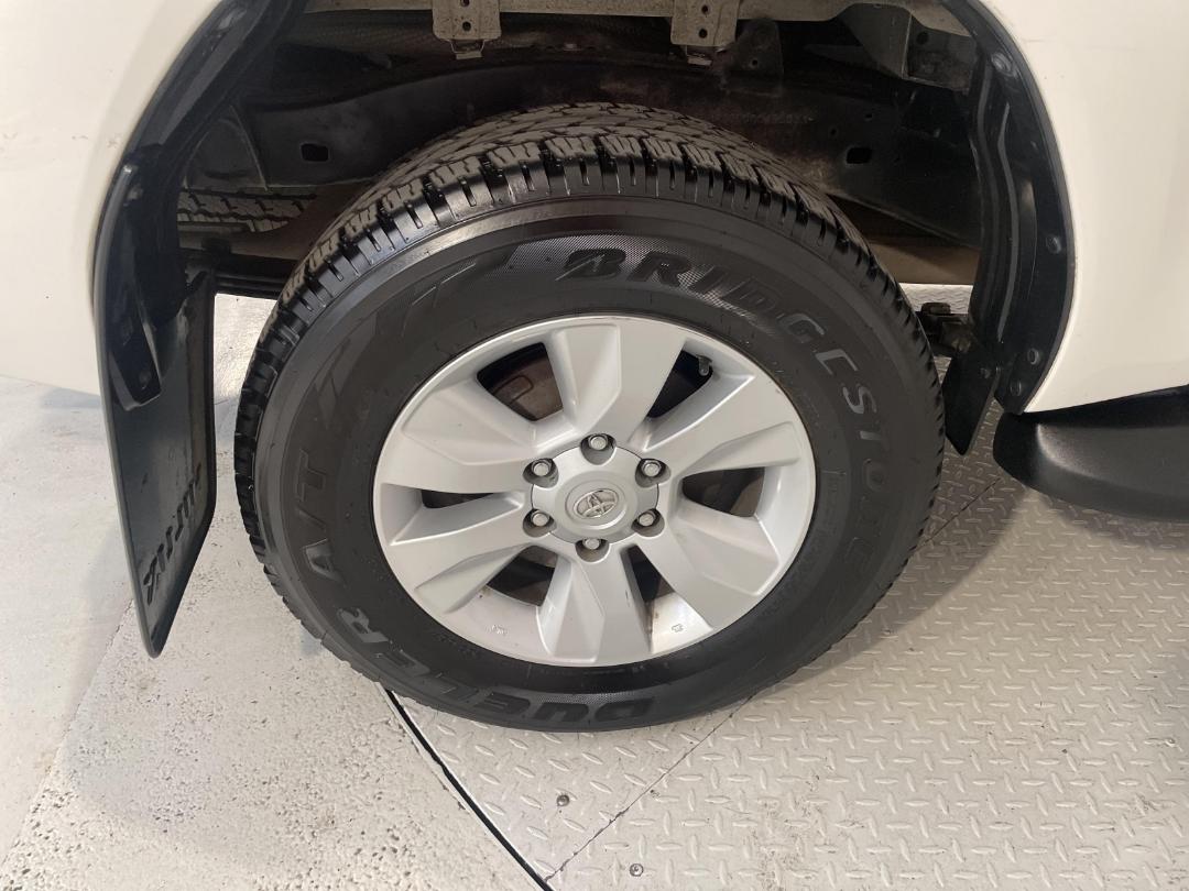 Photo '12' of Toyota Hilux