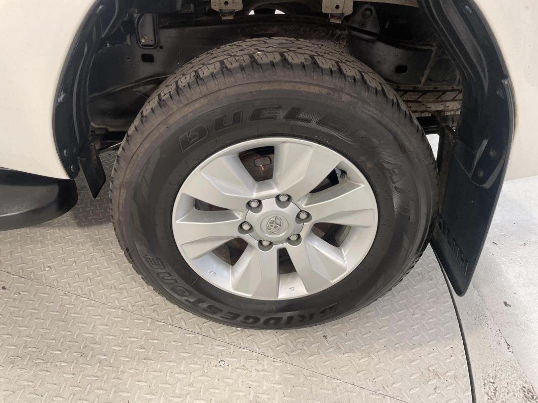 Photo '11' of Toyota Hilux