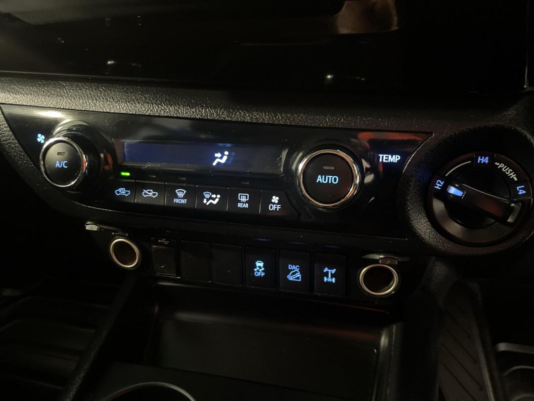 Photo '31' of Toyota Hilux