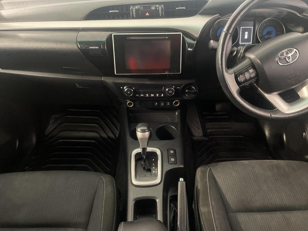 Photo '18' of Toyota Hilux