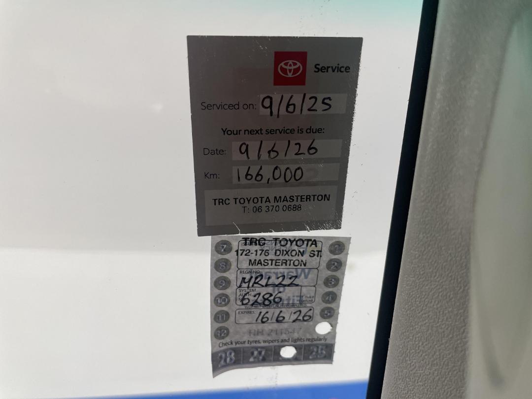 Photo '34' of Toyota Hilux