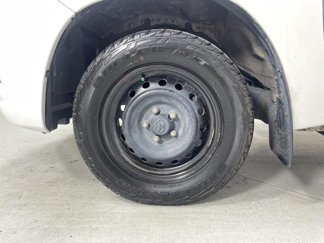 Photo '10' of Toyota Hilux