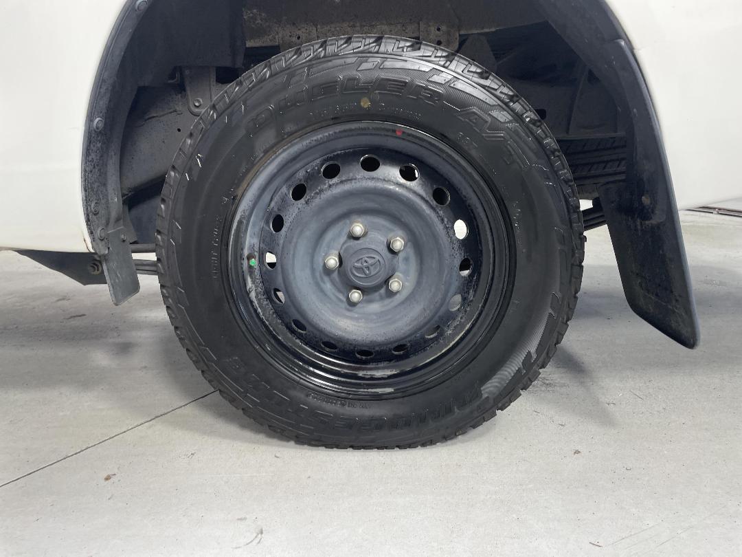 Photo '11' of Toyota Hilux