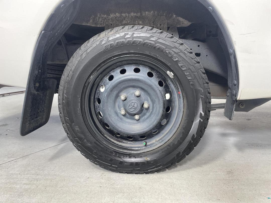 Photo '12' of Toyota Hilux