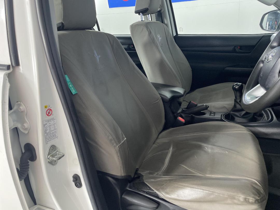 Photo '16' of Toyota Hilux